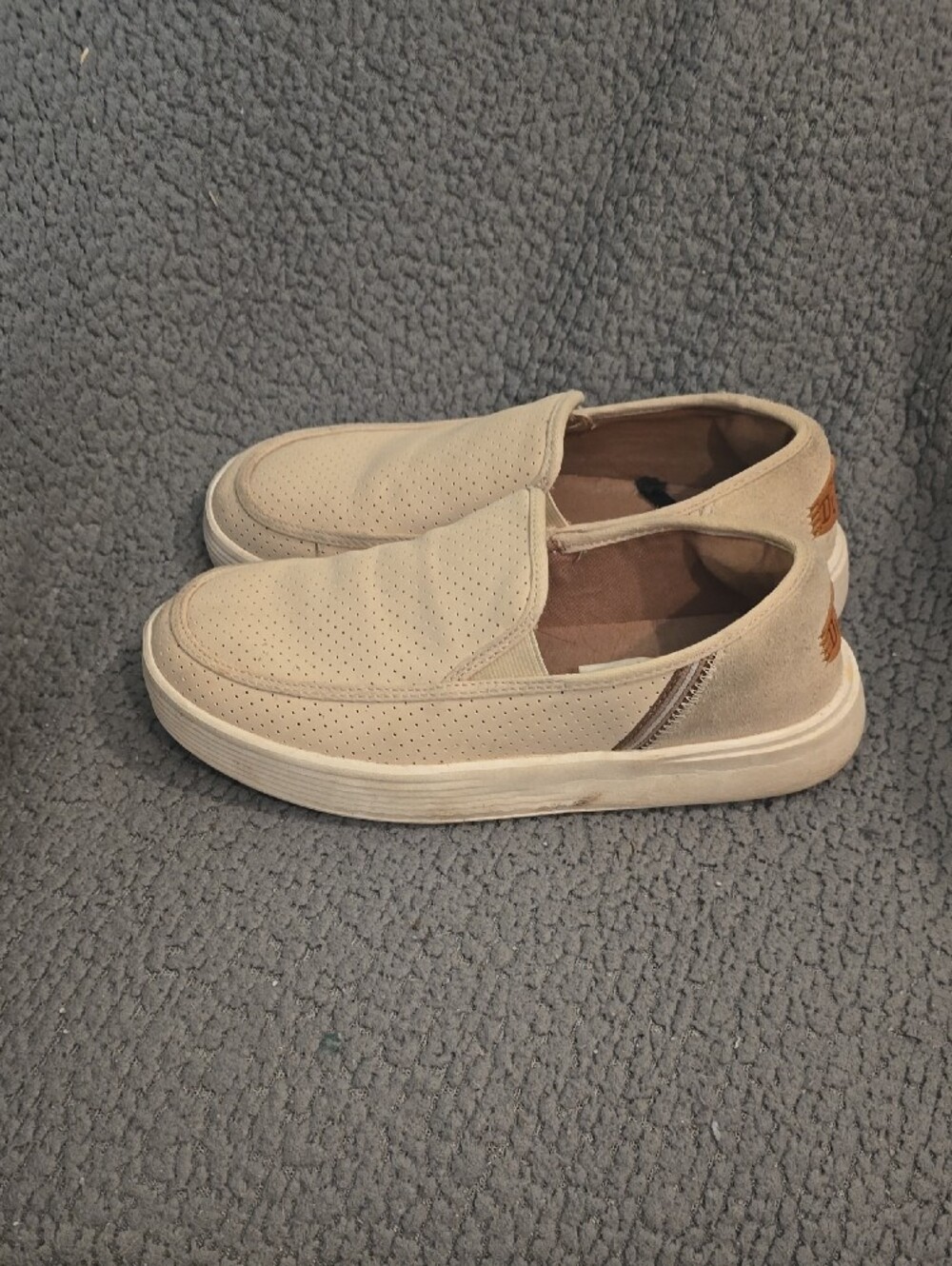 Hey Dude Women’s Slip-On Perforated Loafers in Light Beige - Picture 3 of 3